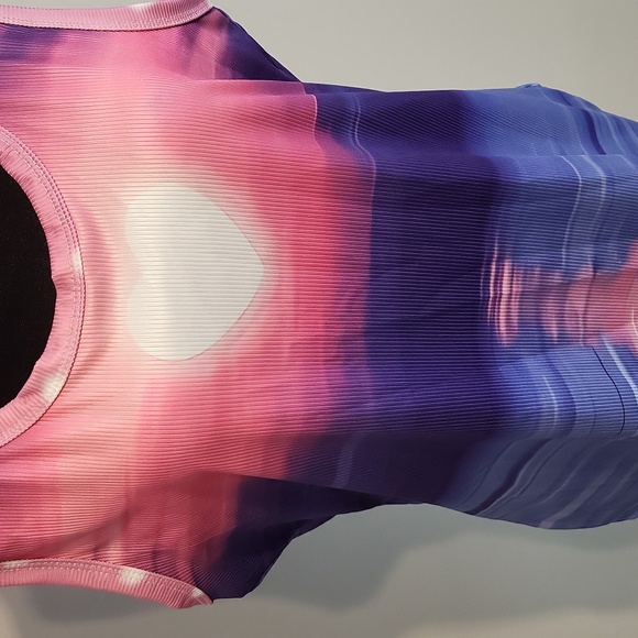 Tank top - Picture 3 of 10